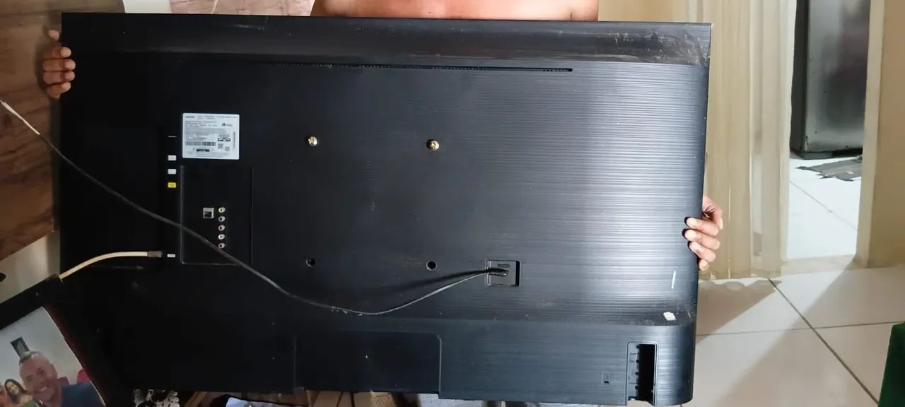 Vendo tvs49 / 33 p.samsung OACliga mas não aparece imagem  ( obs não é smart) também troco - Foto 4