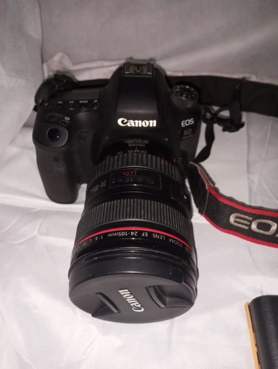 Câmera Canon 6D Mark II wi-fi - Kit EF 24-105 f/4L IS II USM + Carregador + 2 baterias