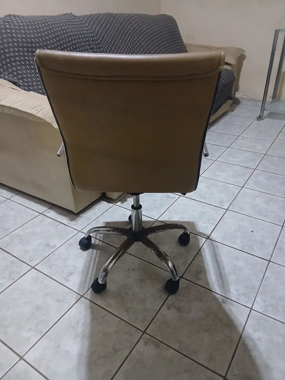 Cadeira Escritorio/ Quarto - Foto 4