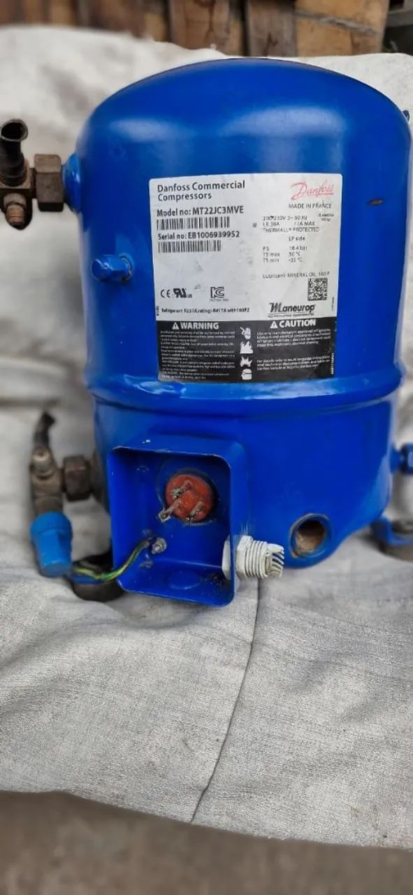 Compressor DANFOSS Trifásico - MT22JC3MVE 2 TR 