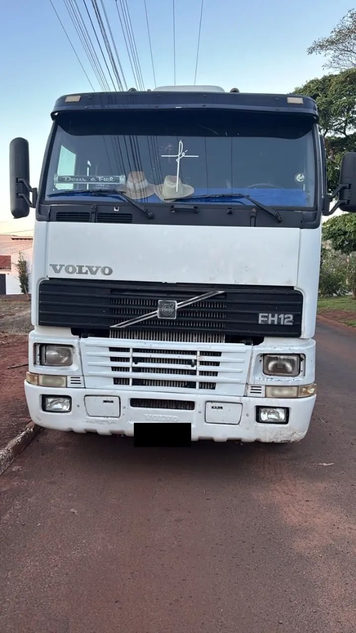 Caminhão VOLVO 380 