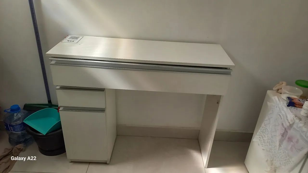 Mesa e luminária 