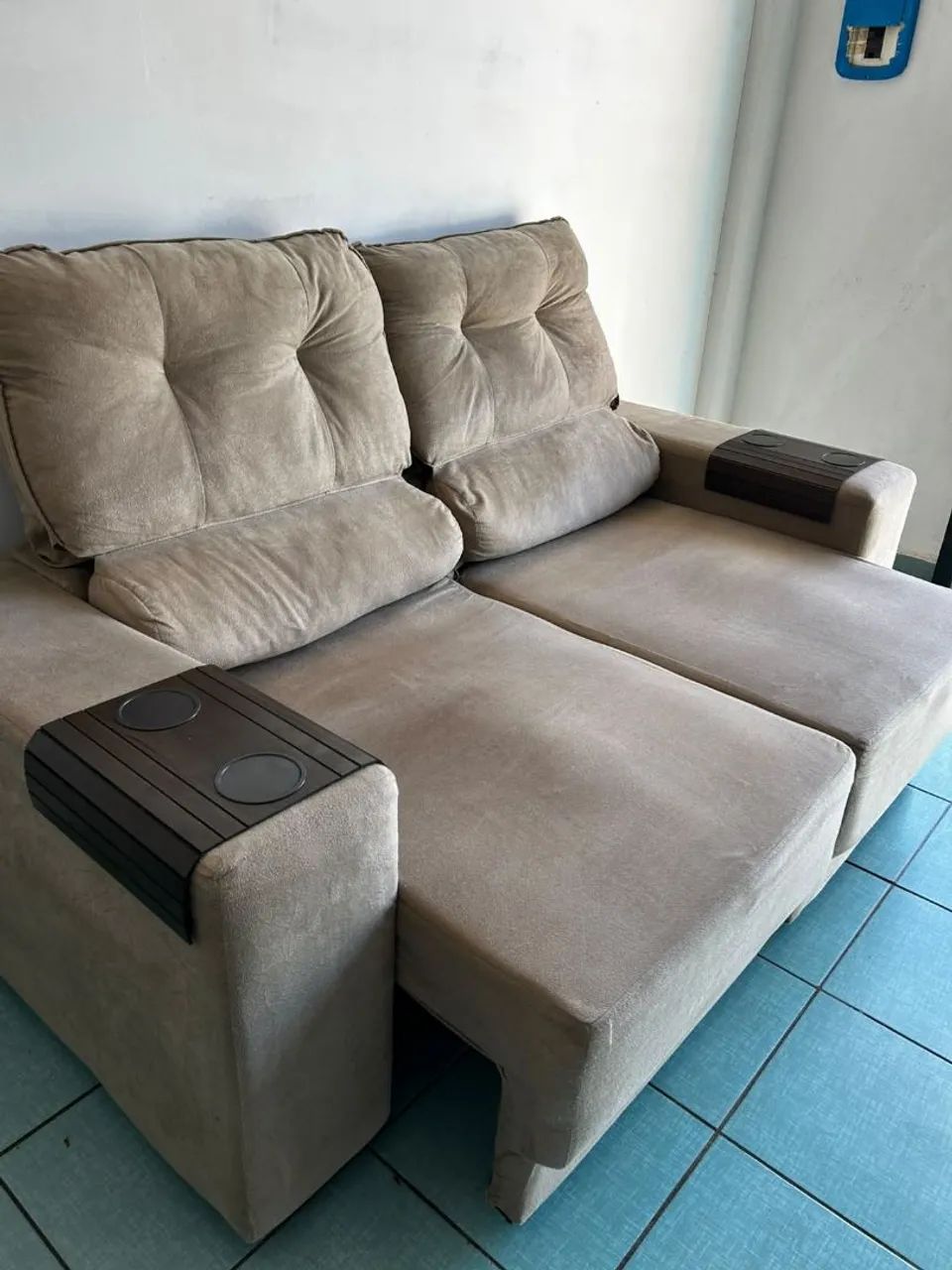 Sofá retrátil e reclinável em Suede lindo e confortável entrego  - Foto 2