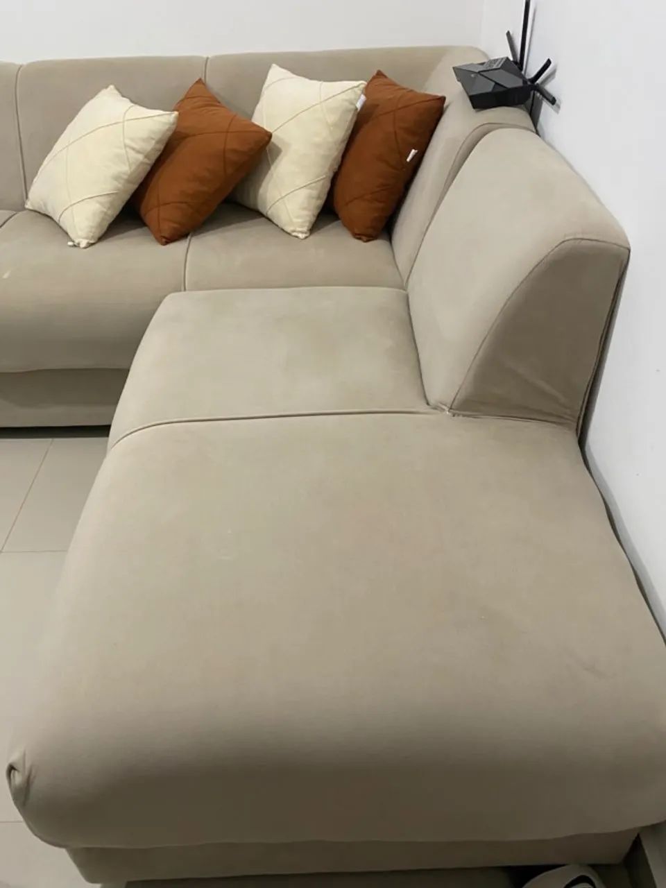 Sofá com Chaise ? Confortável, Bonito e Bem Conservado - Foto 2