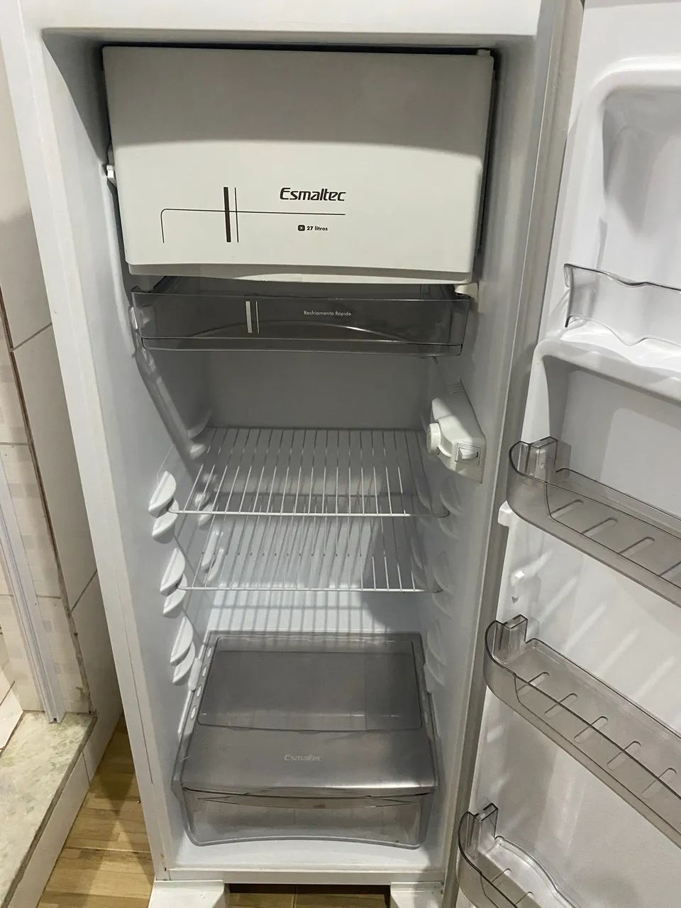 Geladeira Esmaltec