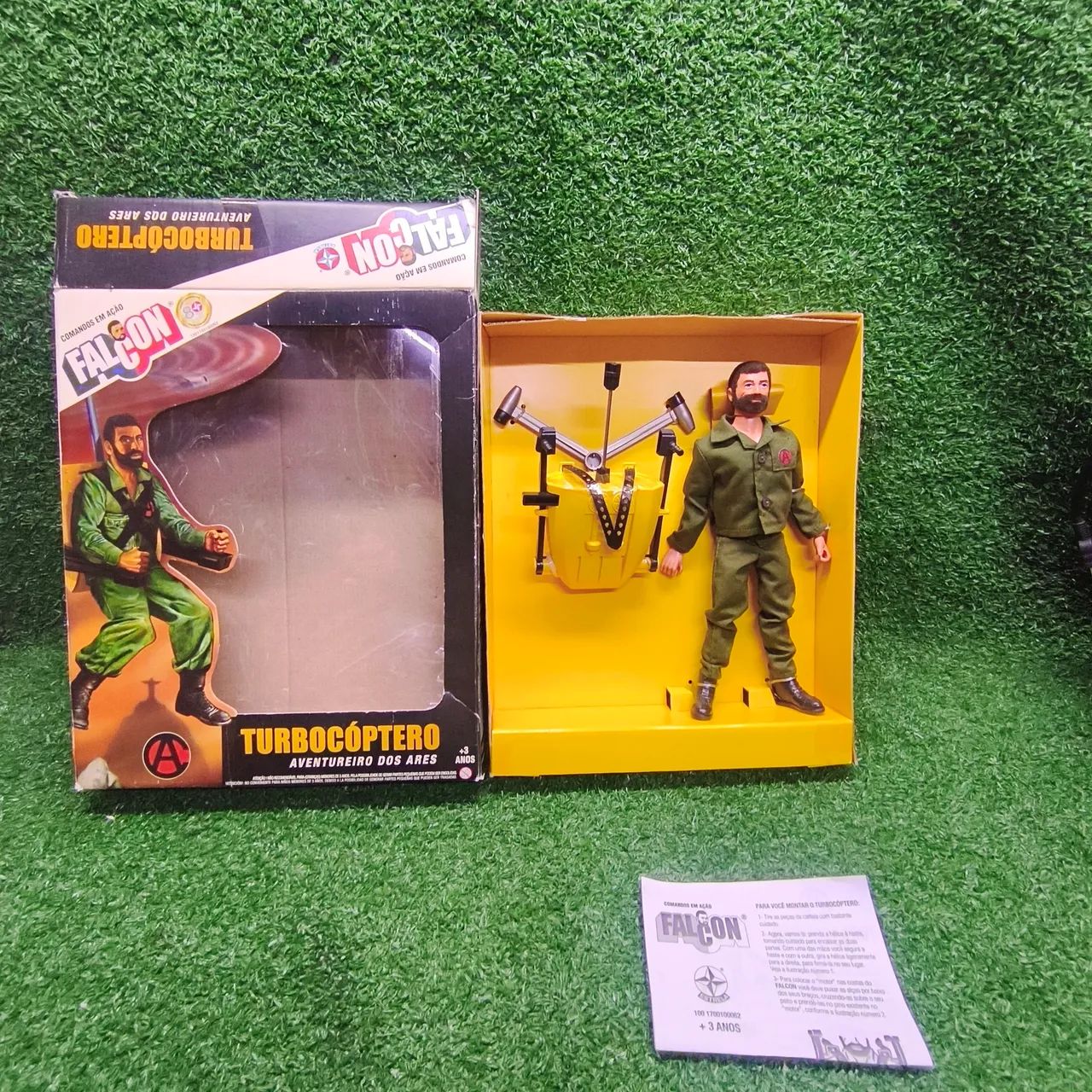 boneco Falcon na caixa de 2017 Turbocoptero 