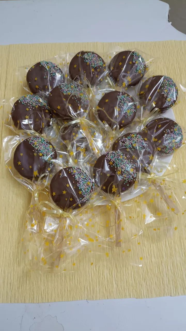 Pirulito de biscoito e chocolate 5,00