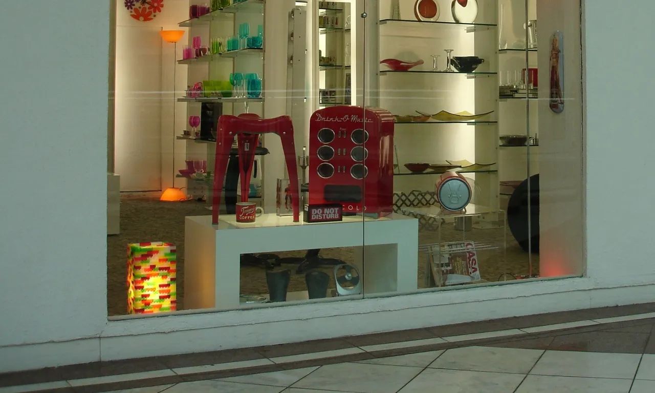 Expositor para sua vitrine com iluminação interna - Foto 4