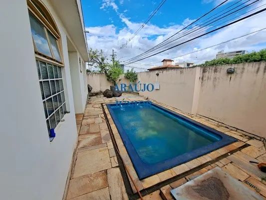 CASA PARA VENDER EM ÓTIMA LOCALIZAÇÃO, COM PISCINA E HIDRO - Foto 2