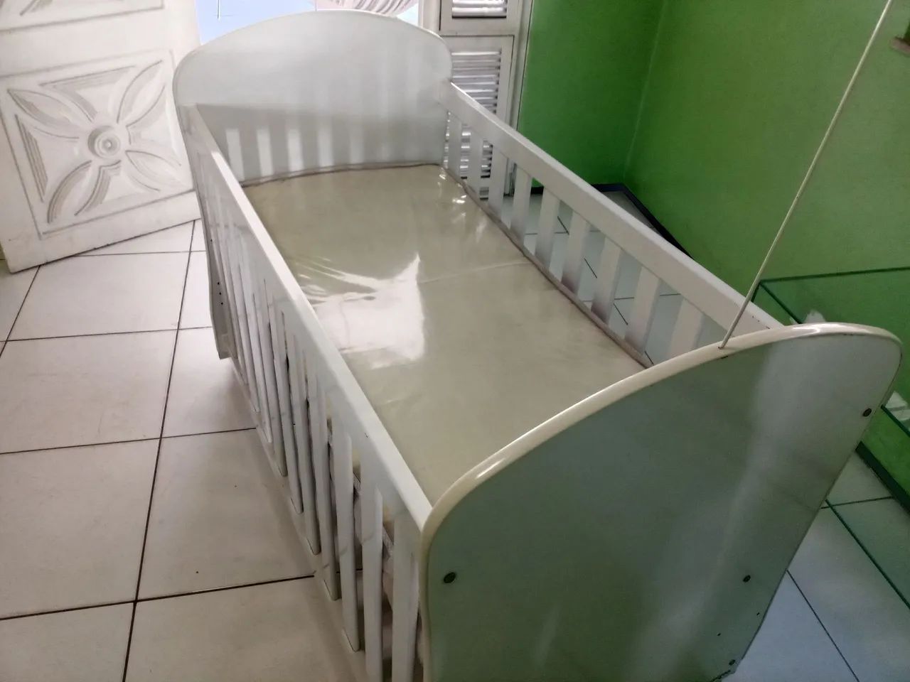 Berço com rodinhas mais colchão