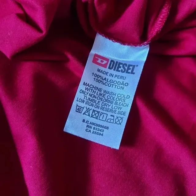 camiseta estampada vermelha diesel - Foto 3