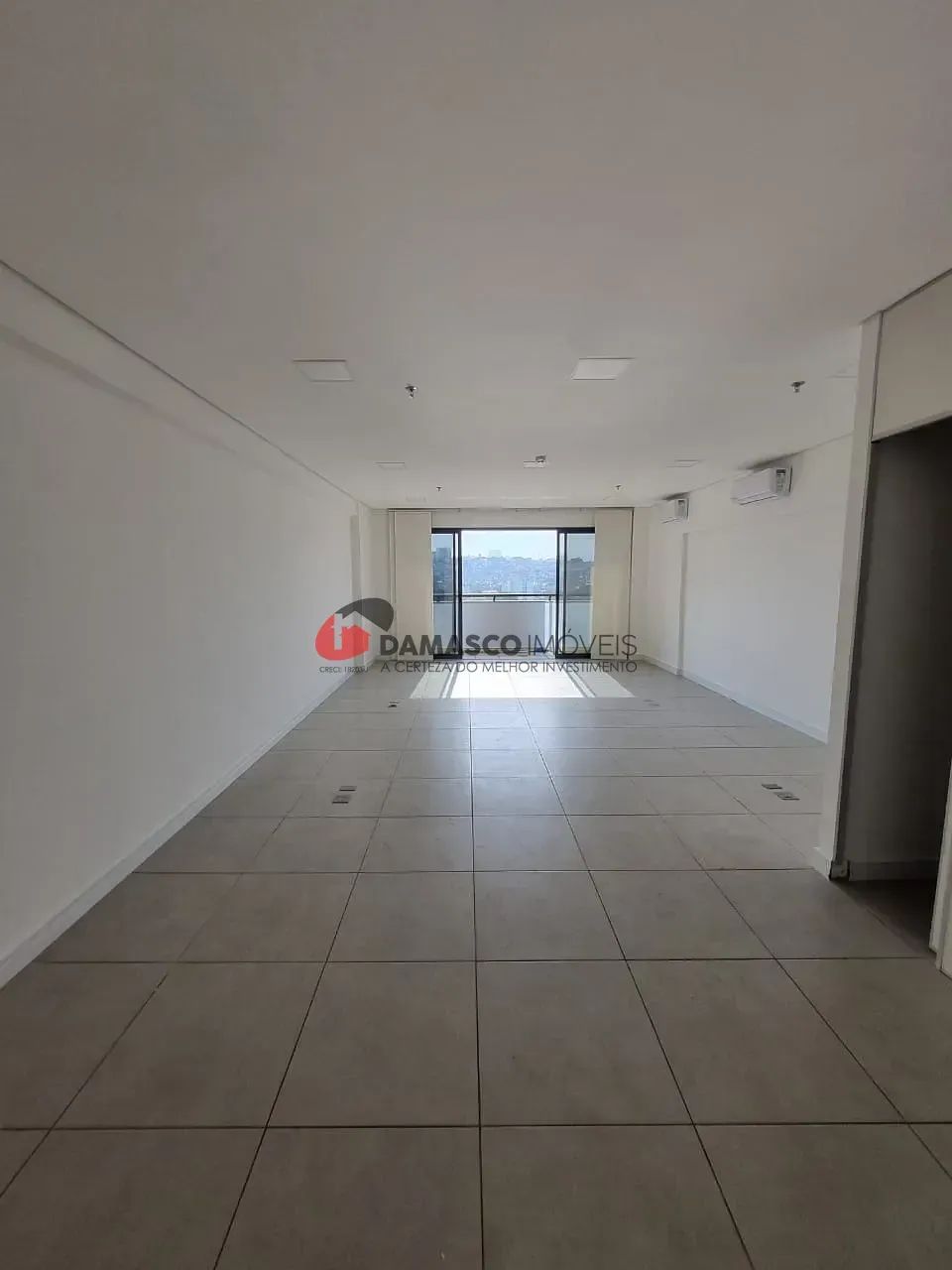 Sala Comercial em Cerâmica