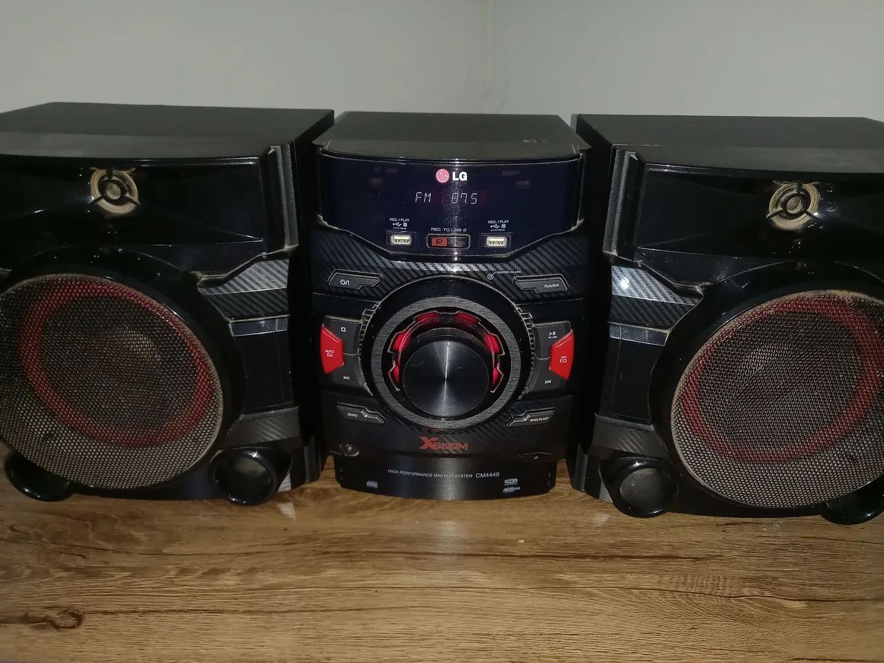 Mini System LG XBOOM CM4440 com Bluetooth, USB e Controle Remoto
