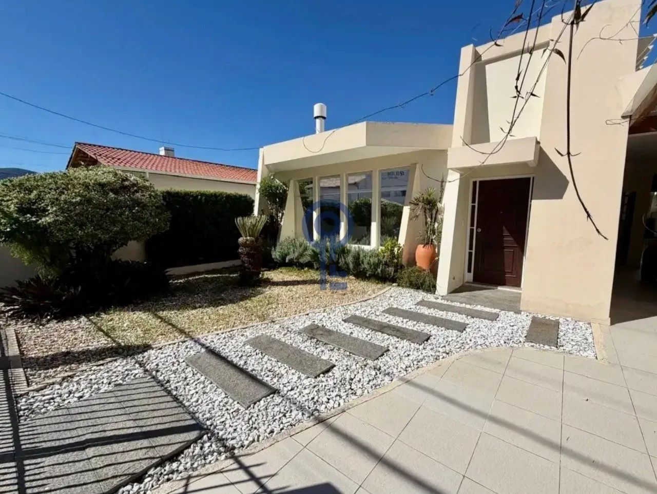 Casa com 3 dormitórios na Trindade