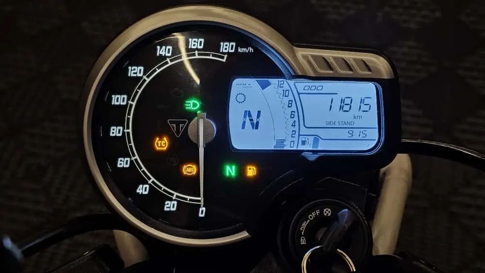 SCRAMBLER 400X 2025 Preta - Foto 4