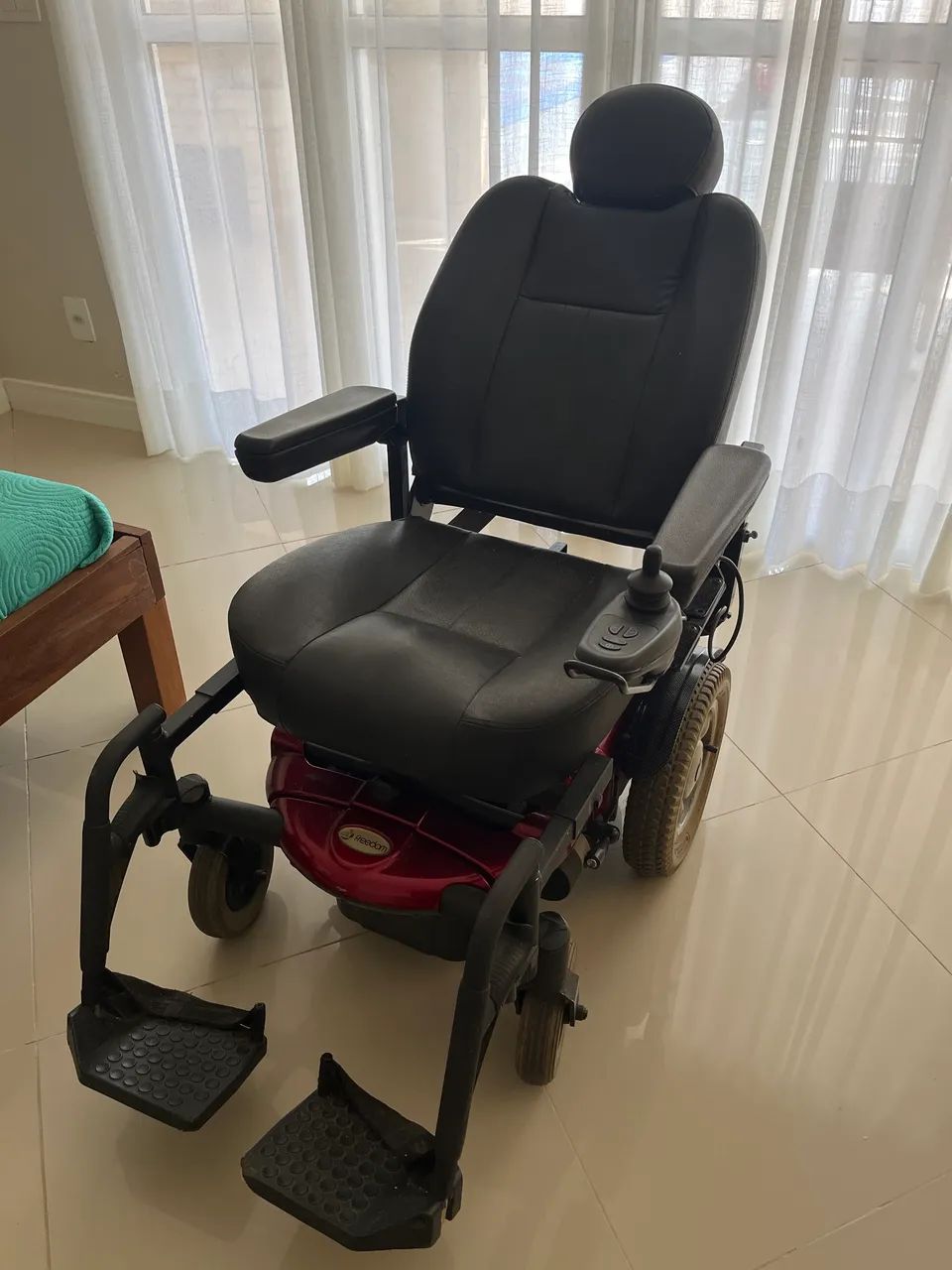 Cadeira motorizada freedom millenium C