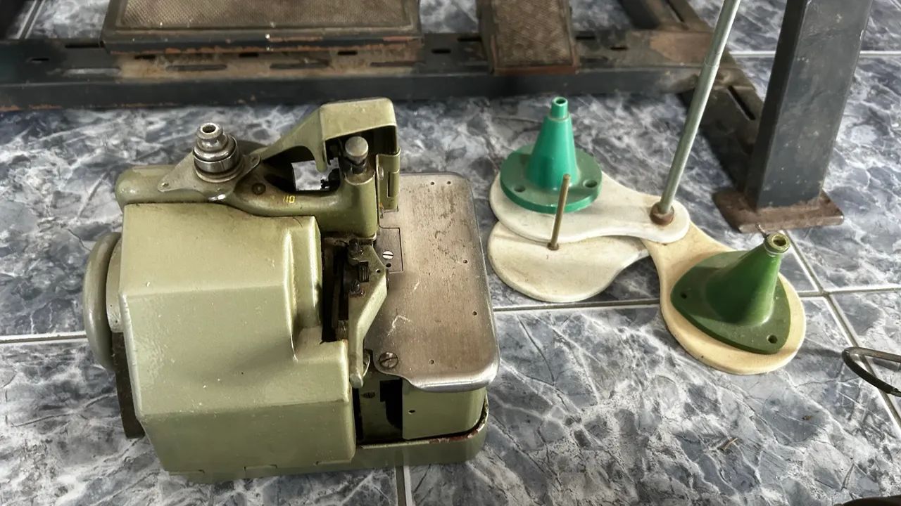 Máquina de overloque  - Foto 3