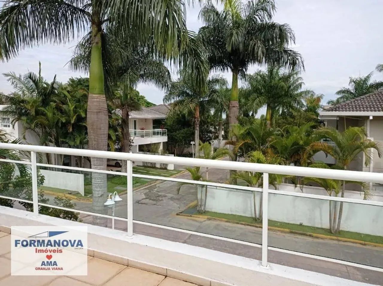 Casa com 3 suítes, piscina e uma fantástica Vista à VENDA na Granja Viana - Foto 3