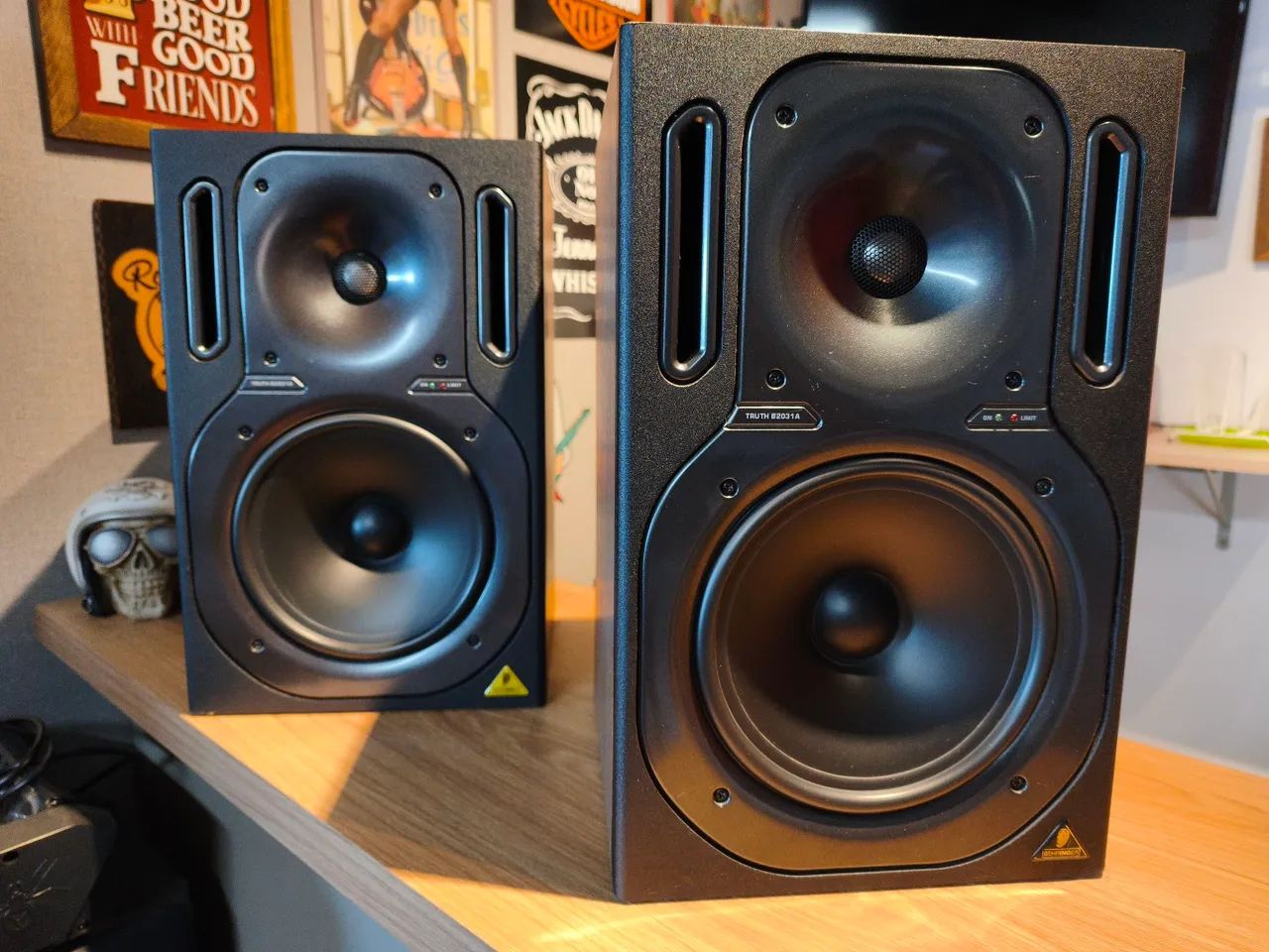Mixer Dj Tech + Par de Monitor estudio behringer B2031A PAR