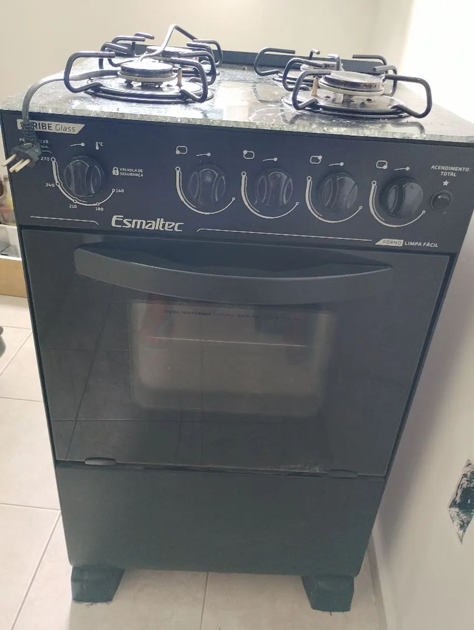 Fogão com mesa de vidro quebrado 