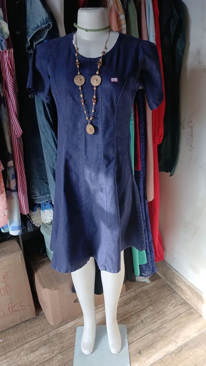 UM Macacão jeans e dois vestidos N46  - Foto 5