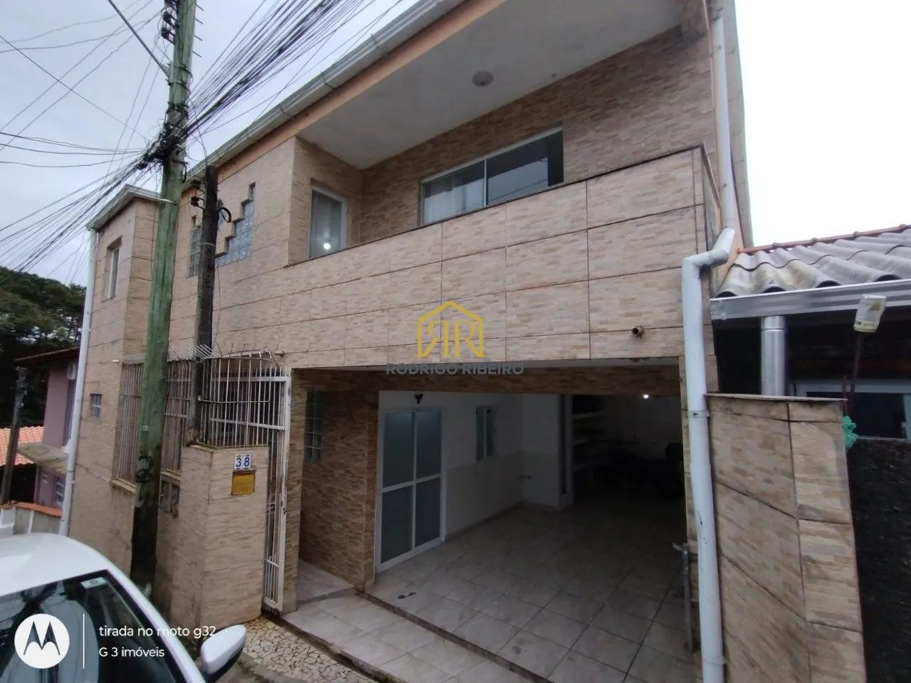 CASA DE 2 PAVIMENTOS À VENDA - MONTE VERDE
