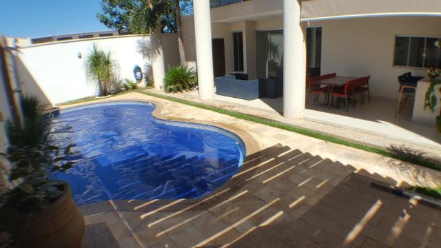 Sobrado 5 Suítes, 425 m², semi mobiliada, c/ lazer na 303 Sul