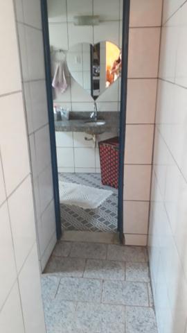 Vende, R$ 300.000,00, excelente casa na av. principal da folha 23 com kitnet no fundo - Foto 4
