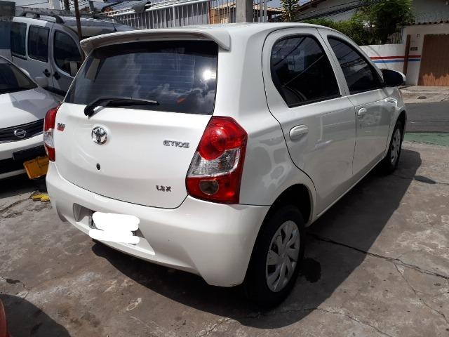 Etios Hatch 2014 1.3 X - Ipva pago, Único dono, Completo, Super conservado - Foto 3