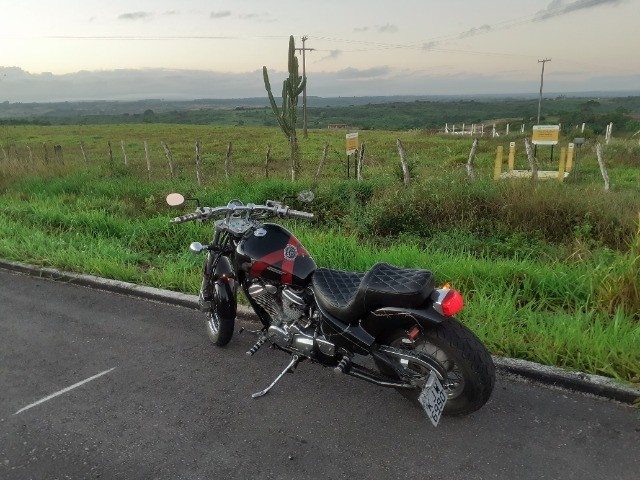 MOTO SHADOW 600