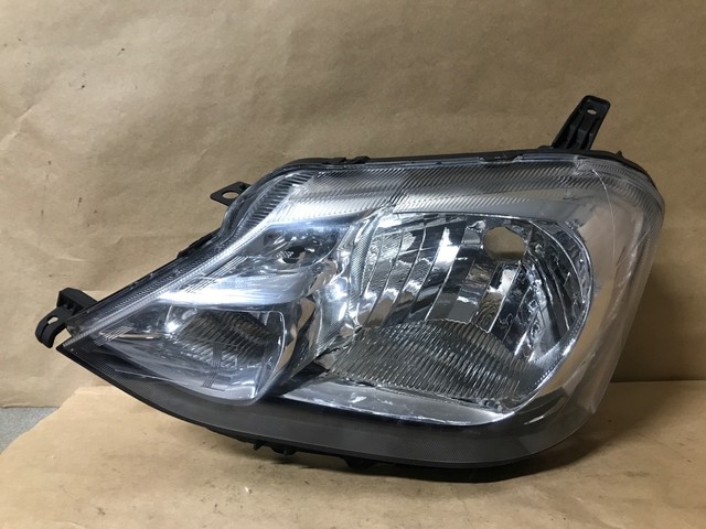 Farol Toyota Etios