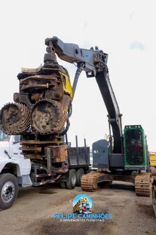 MÁQUINA JOHN DEERE