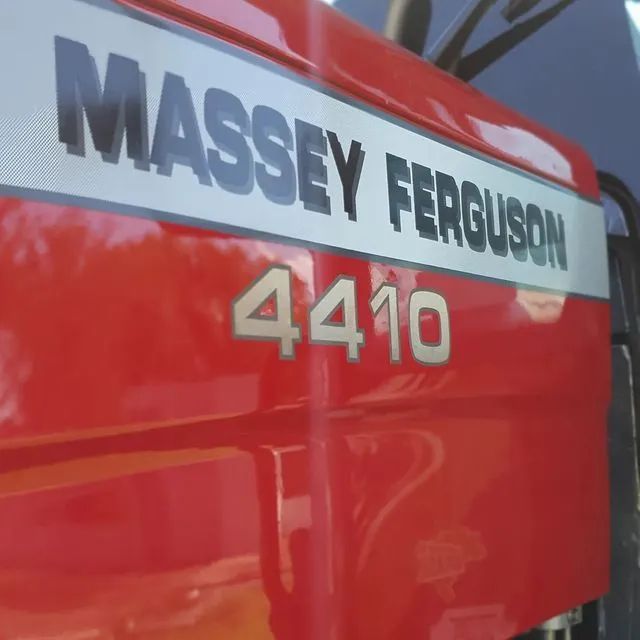 Trator Massey Ferguson 