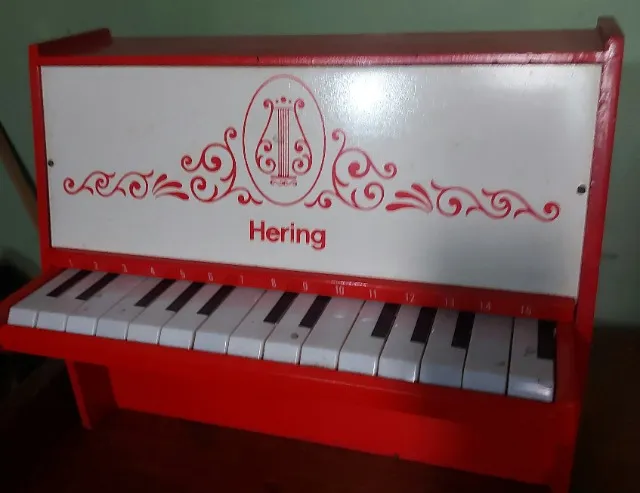 Piano Infantil Country Hering Brinquedos Pianinho Musical