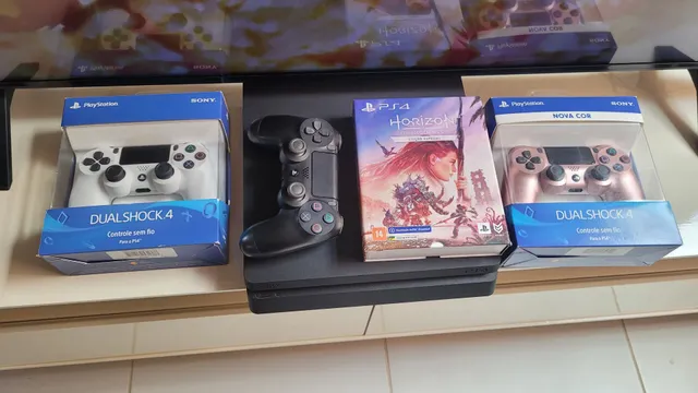 Edição limitada de PlayStation 4 Pro na cor branca está em pré-venda