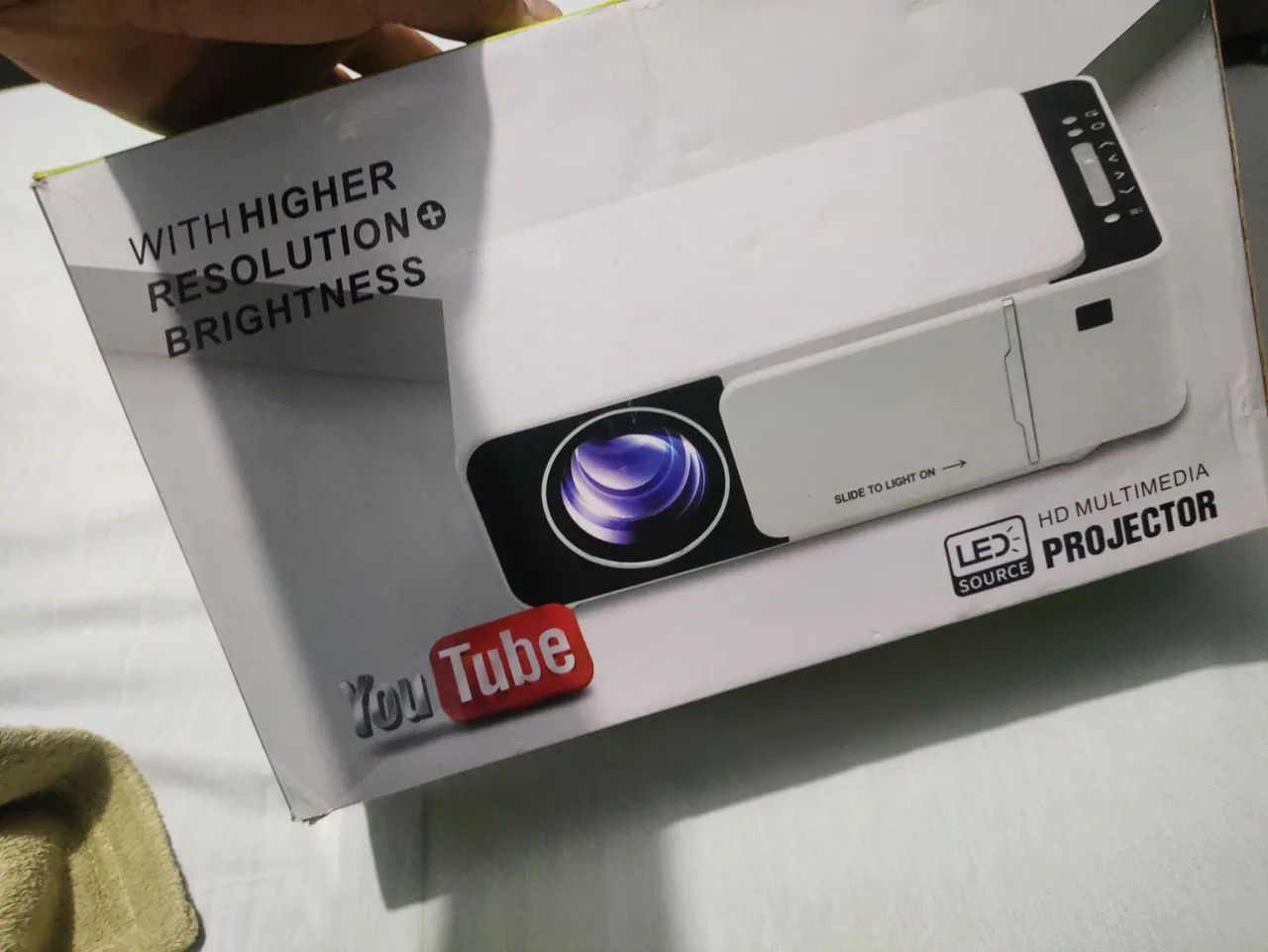 Projetor semi-novo, na caixa com todos os acessórios 