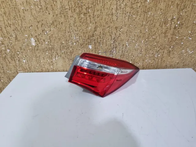 Lanterna direita Corolla 15/17 Original