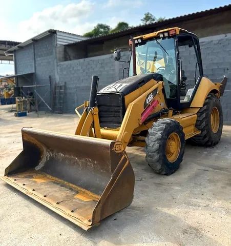 Retroescavadeira locação e serviços 