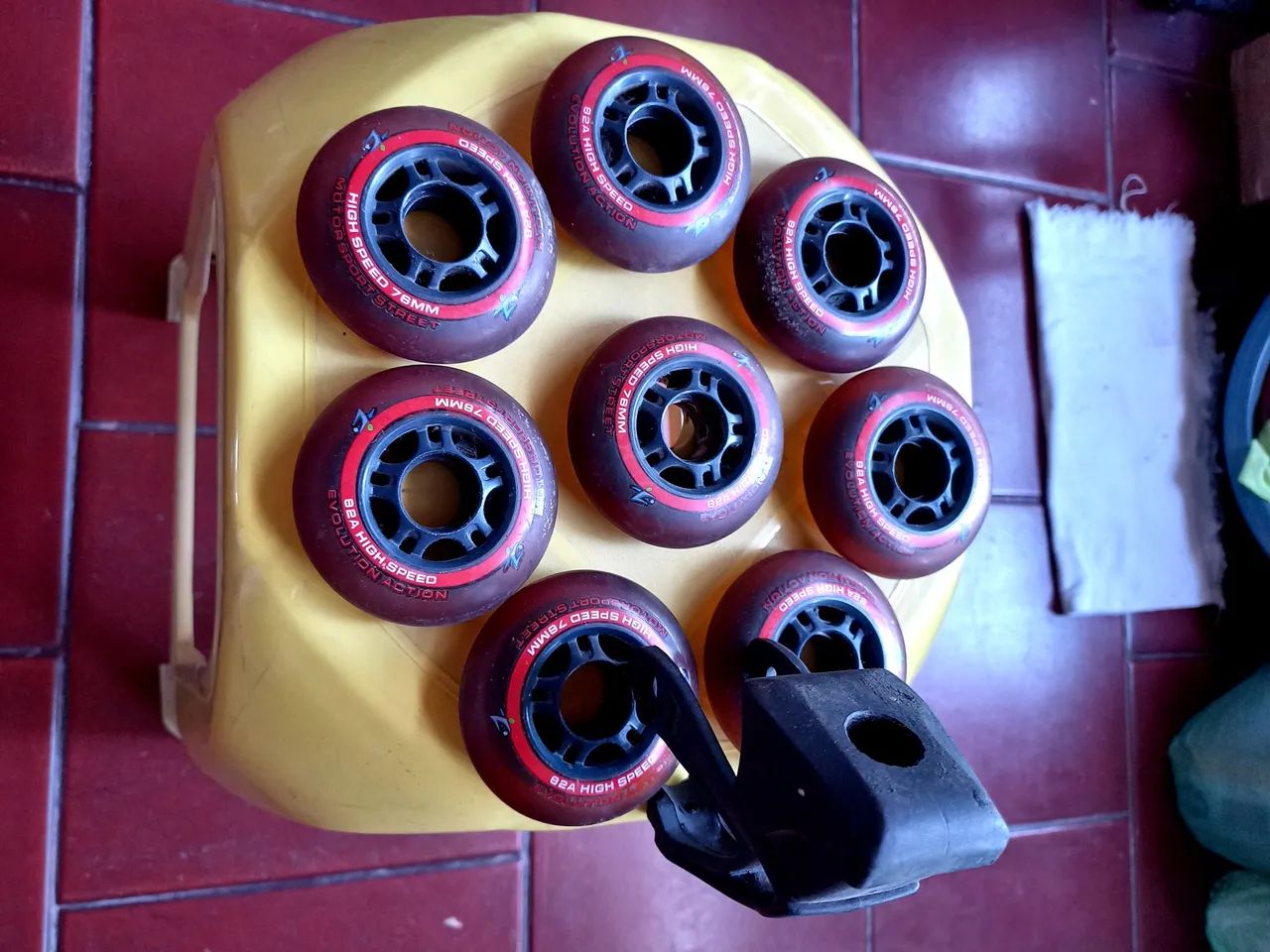 Rodas de Patins Inline 76mm Semi Novas - Foto 2