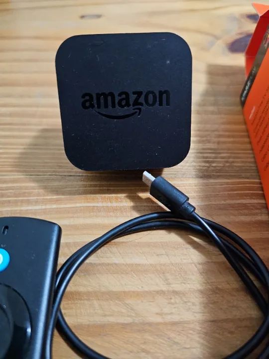 Vendo Fire TV Stick Alexa completa - perfeito estado na caixa - Foto 2