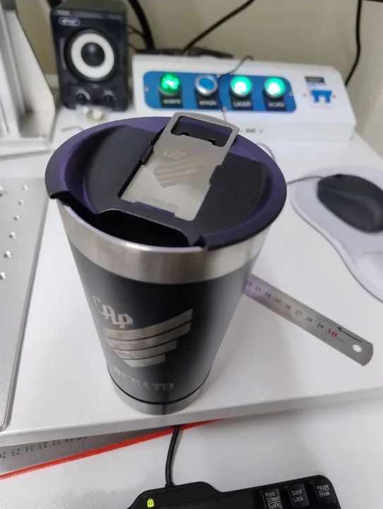 Copo térmico gravado a laser com sua logo marca  - Foto 2