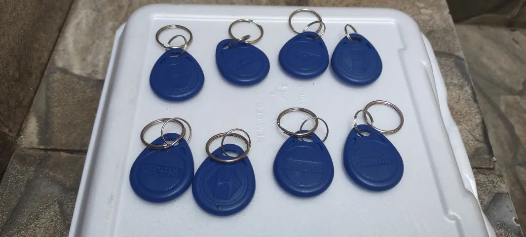 Chaveiro tag de aproximação, nunca usados, basta programar e codificar o tag, pacote com 8