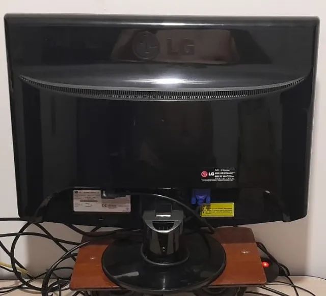 Monitor LG Flatron W2252TQ - 22 polegadas - Foto 5