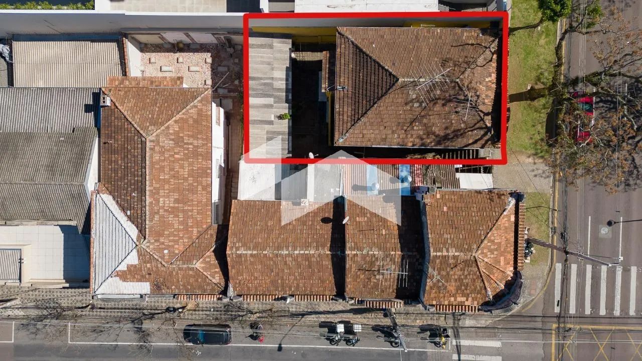 Terreno com Construção em Localização Privilegiada - Próximo à Ligga Arena - Foto 12