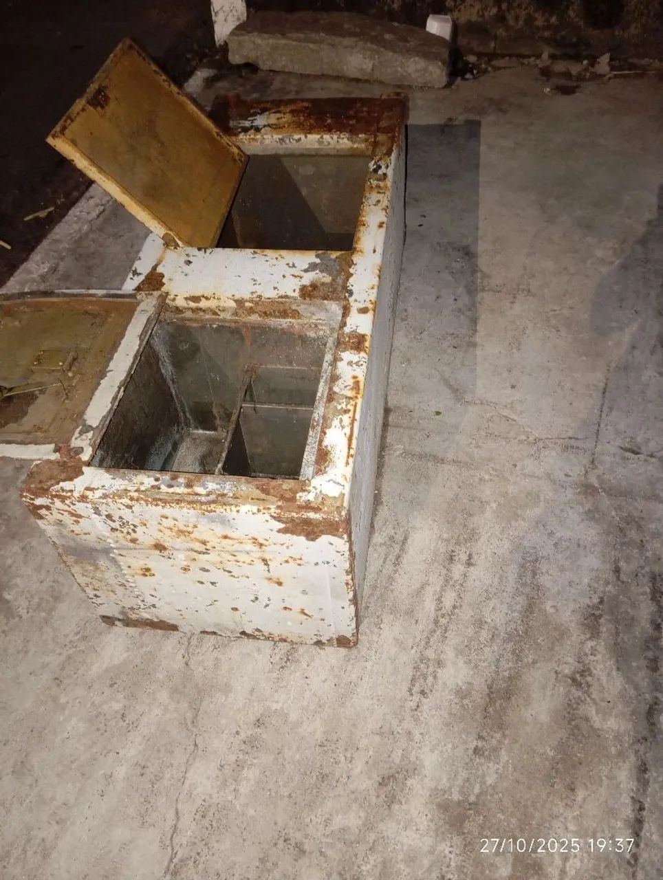 Cofre de ferro pesado 