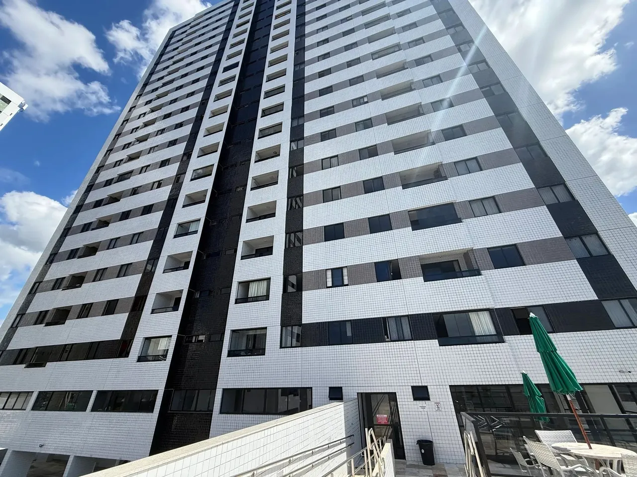 vende - se excelente apartamento nascente na caxangá