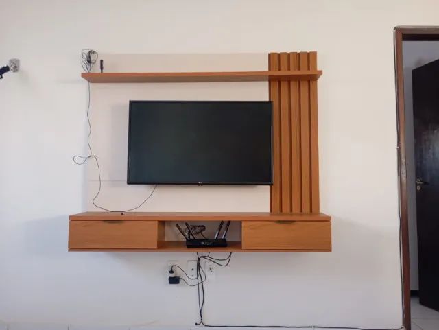 Painel ripado, off white / frejó - medidas: 1,60 largura x  1.35 altura. Semi-Novo 