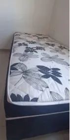 Cama box solteiro - Base preta com colchão embutido - Foto 3