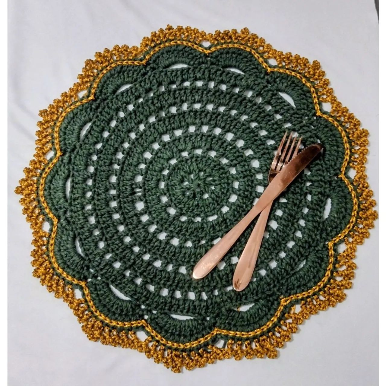 Sousplat de Crochê Luxo verde com dourado, edição de Natal,unidade