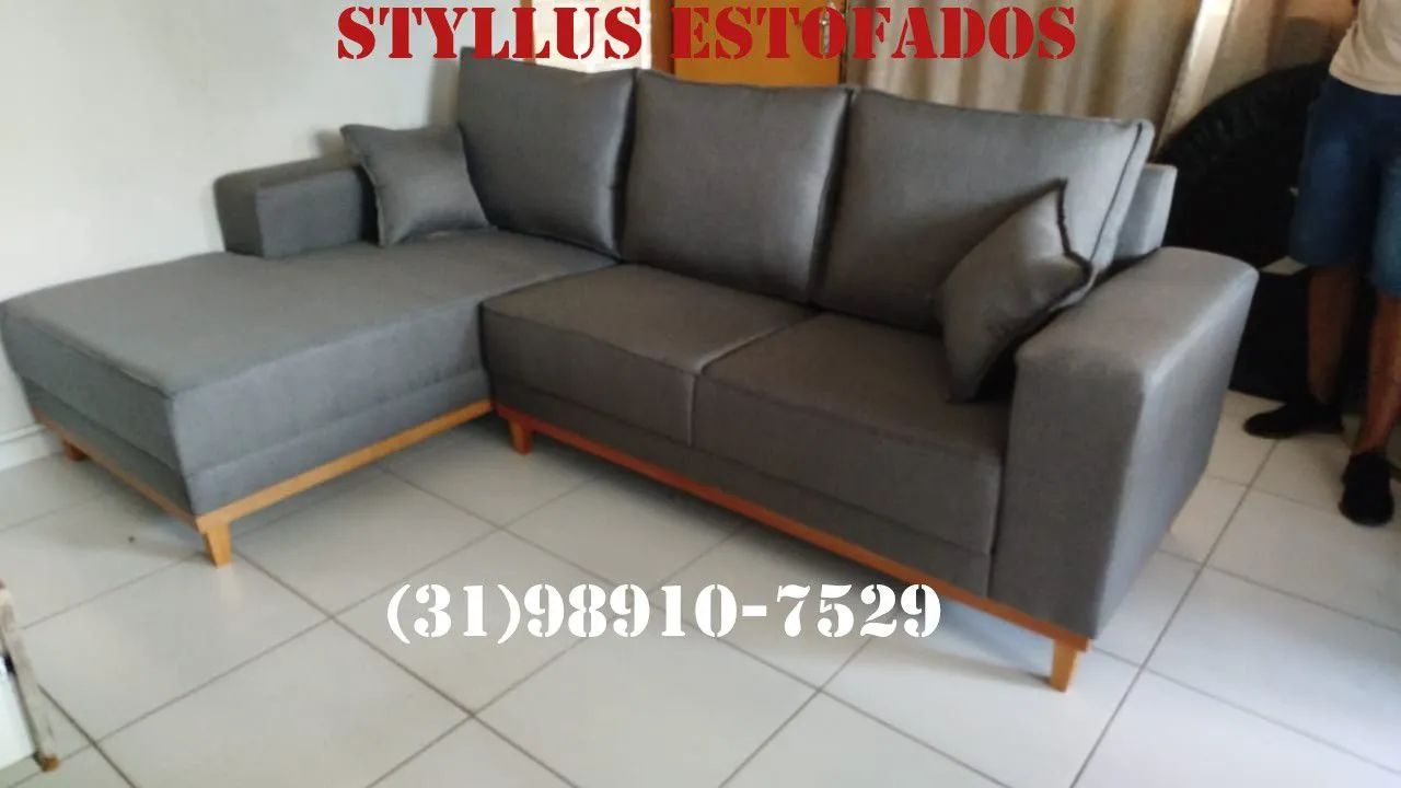 Sofá de canto cinza moderno com chaise